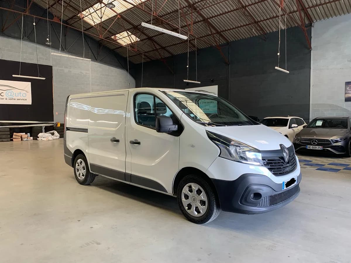 Renault Trafic à louer chez D'clic Location, Saint-Pierre-des-Corps