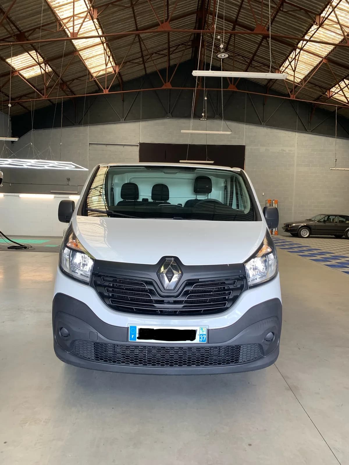 Renault Trafic — photo 2