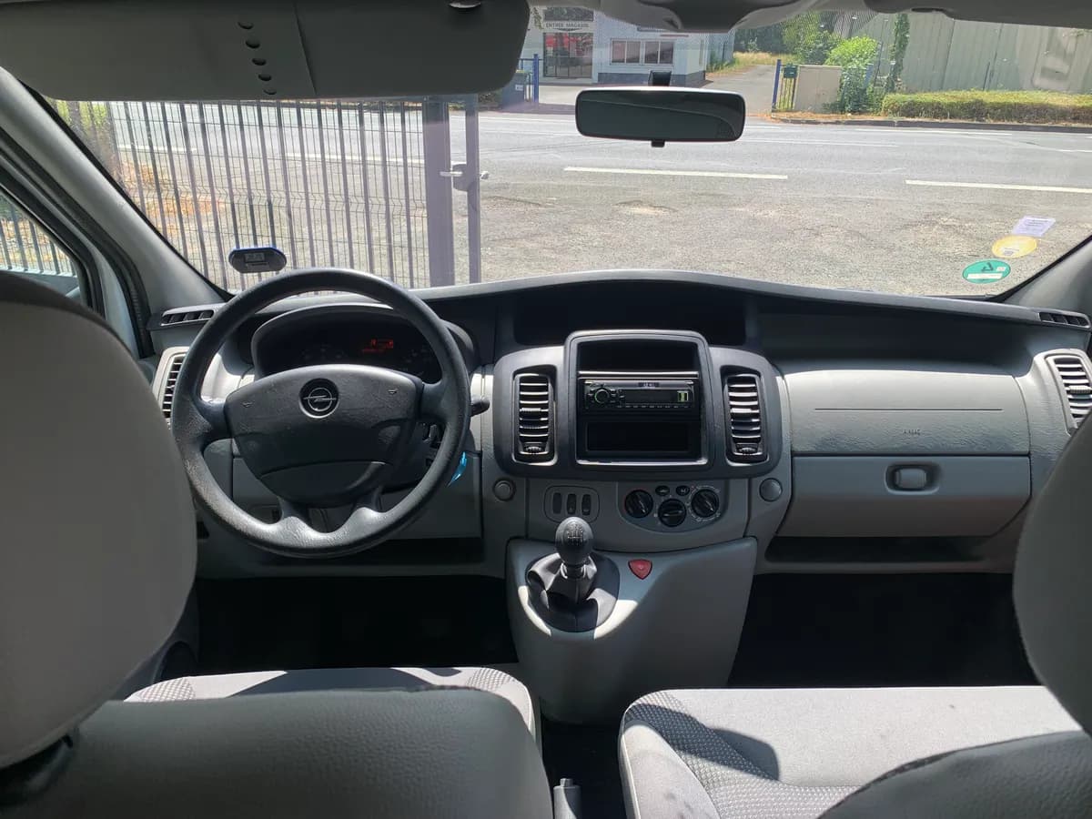 Opel Vivaro — photo 4